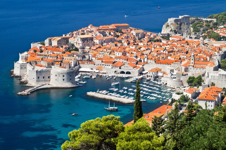 Zicht op de havenstad Dubrovnik